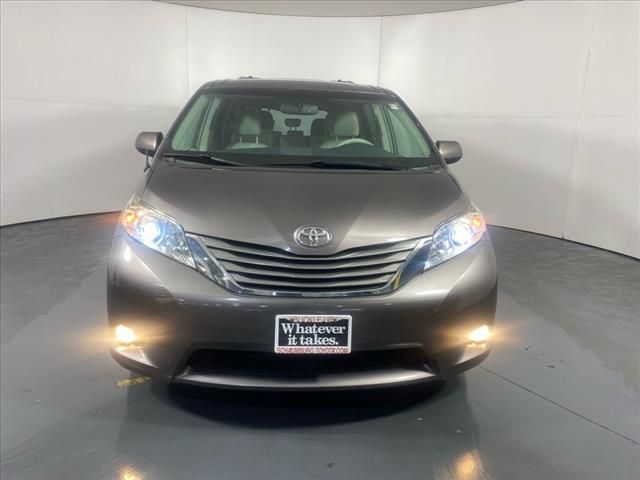 2013 Toyota Sienna XLE