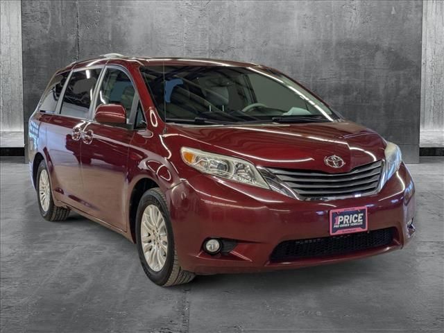 2013 Toyota Sienna XLE