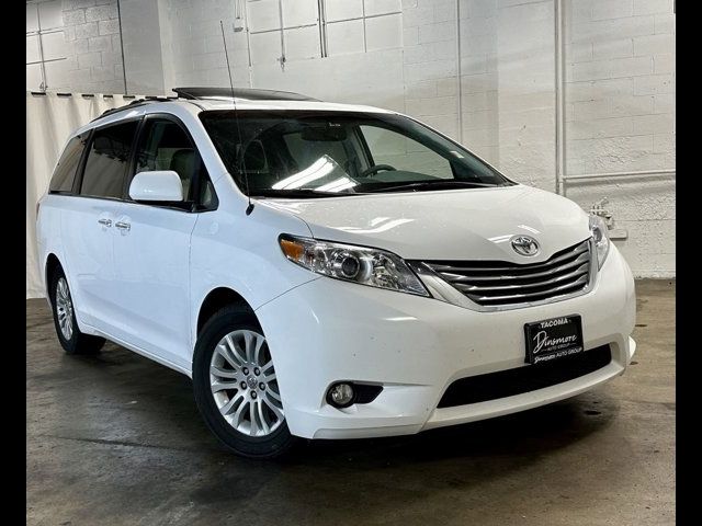 2013 Toyota Sienna XLE