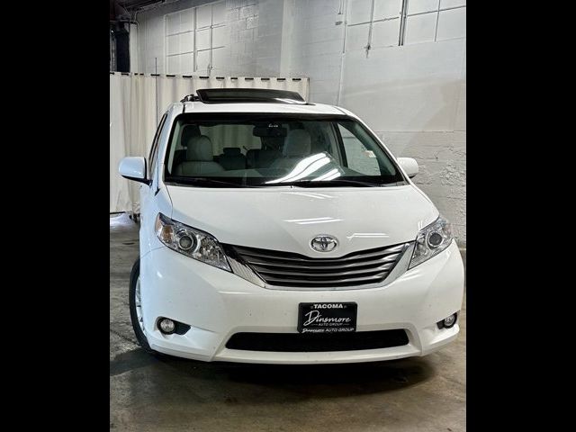 2013 Toyota Sienna XLE