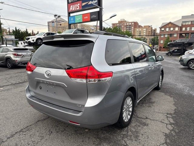 2013 Toyota Sienna XLE