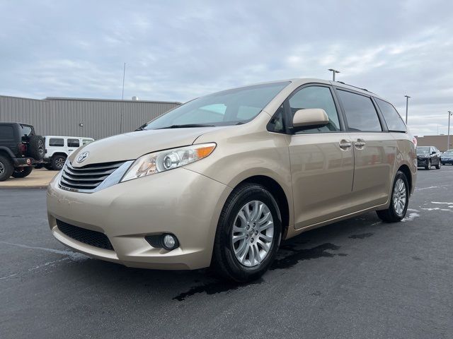 2013 Toyota Sienna XLE