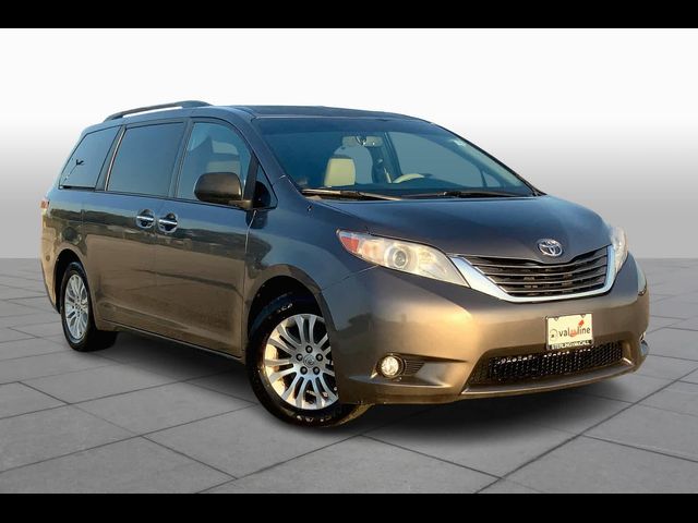 2013 Toyota Sienna XLE