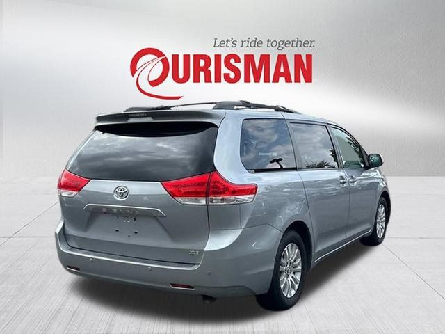 2013 Toyota Sienna XLE