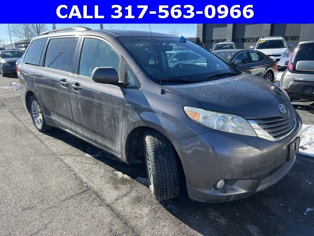 2013 Toyota Sienna XLE