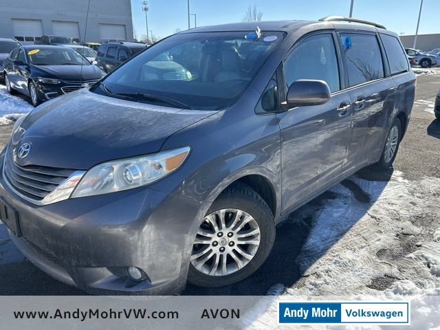 2013 Toyota Sienna XLE