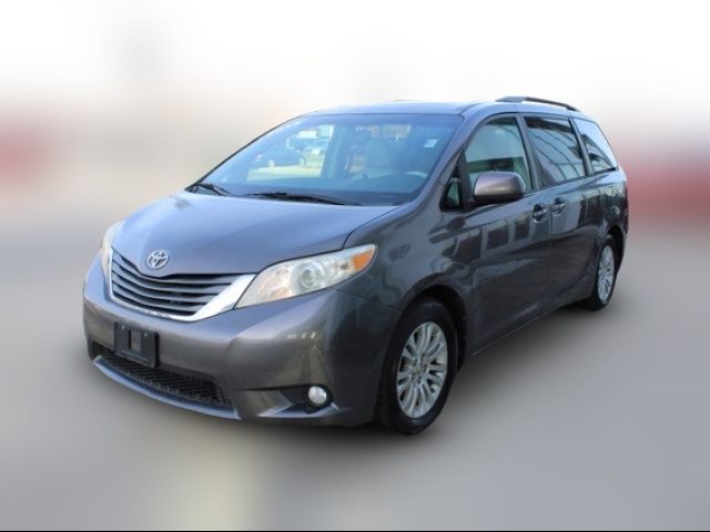 2013 Toyota Sienna XLE