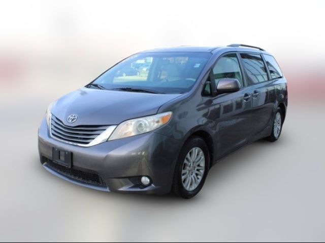 2013 Toyota Sienna XLE