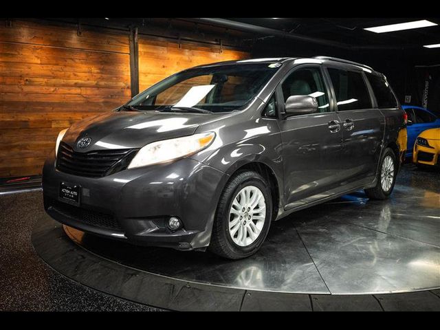 2013 Toyota Sienna XLE