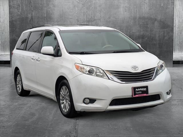 2013 Toyota Sienna XLE