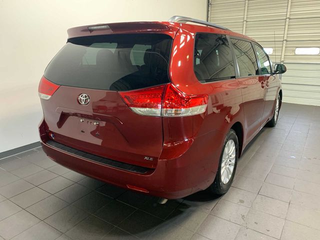 2013 Toyota Sienna XLE