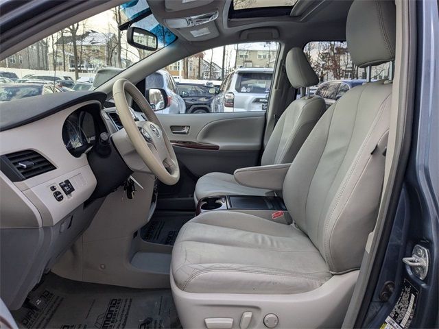 2013 Toyota Sienna XLE