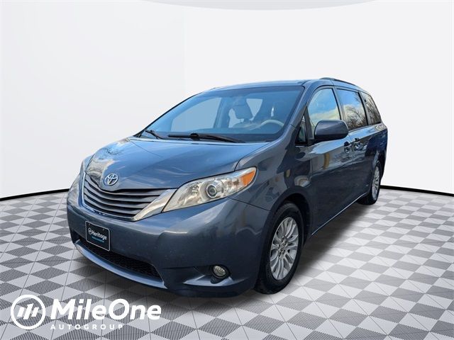 2013 Toyota Sienna XLE