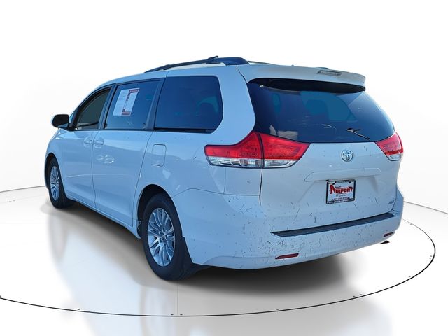 2013 Toyota Sienna XLE