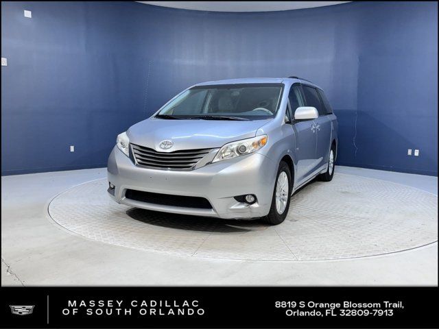 2013 Toyota Sienna XLE