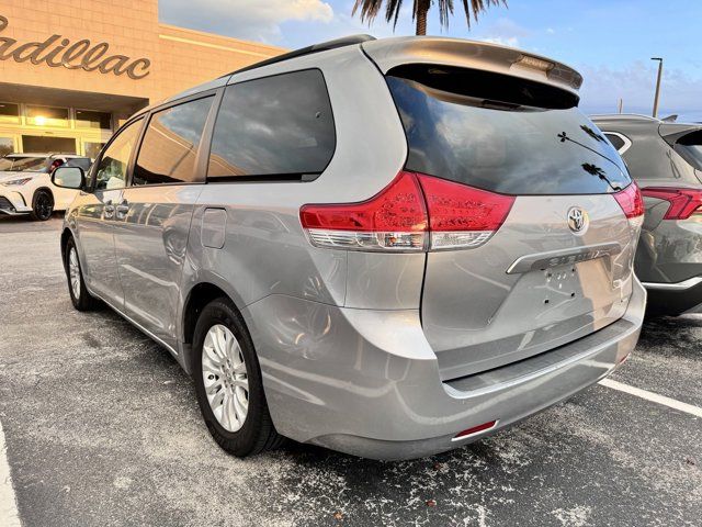 2013 Toyota Sienna XLE