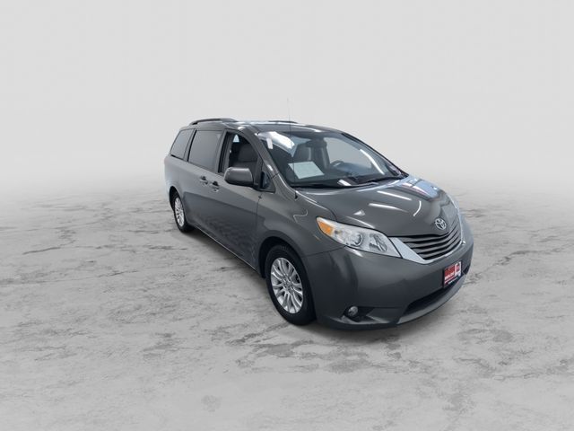 2013 Toyota Sienna XLE