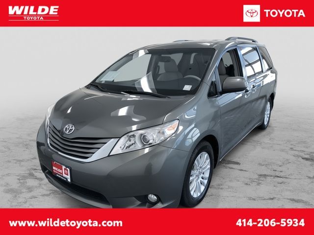 2013 Toyota Sienna XLE