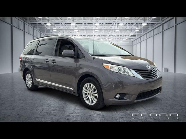 2013 Toyota Sienna XLE