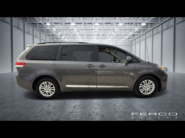 2013 Toyota Sienna XLE