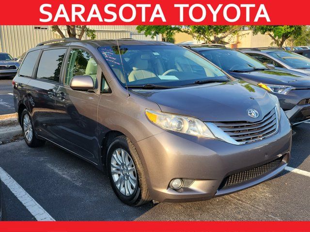 2013 Toyota Sienna XLE