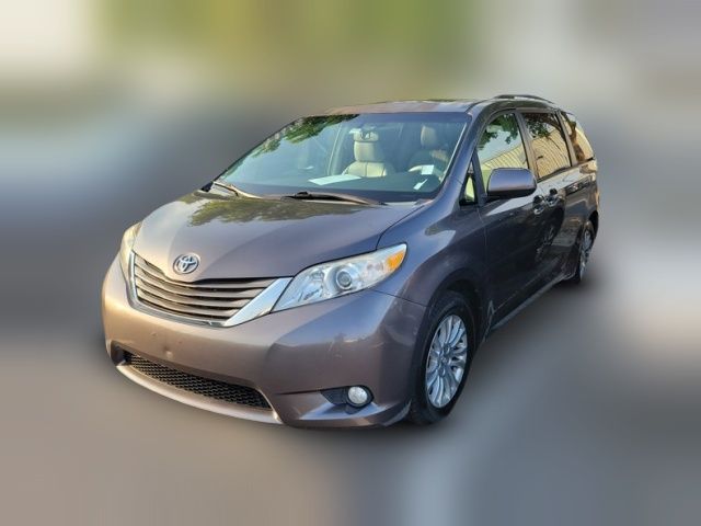 2013 Toyota Sienna XLE