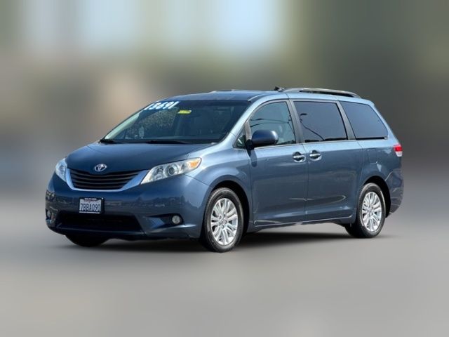 2013 Toyota Sienna XLE