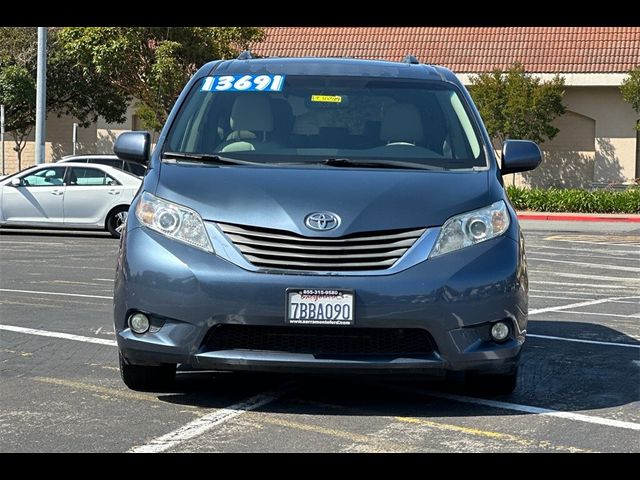 2013 Toyota Sienna XLE