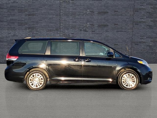 2013 Toyota Sienna 