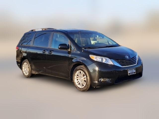 2013 Toyota Sienna 