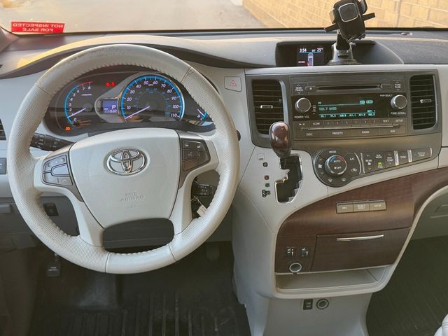 2013 Toyota Sienna 