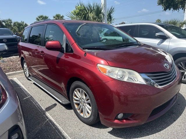 2013 Toyota Sienna XLE