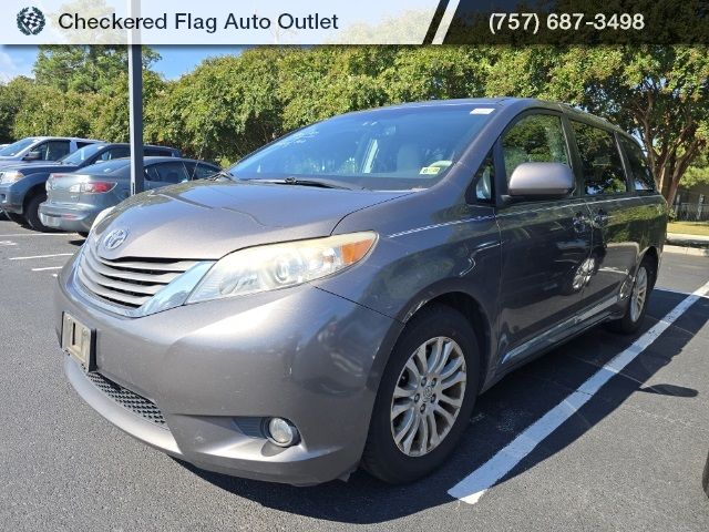 2013 Toyota Sienna XLE