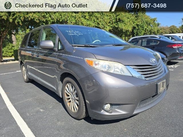 2013 Toyota Sienna XLE