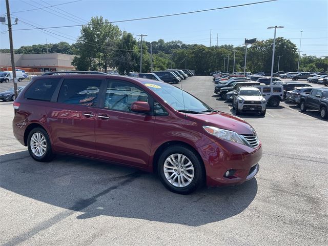 2013 Toyota Sienna XLE