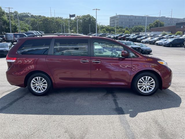 2013 Toyota Sienna XLE