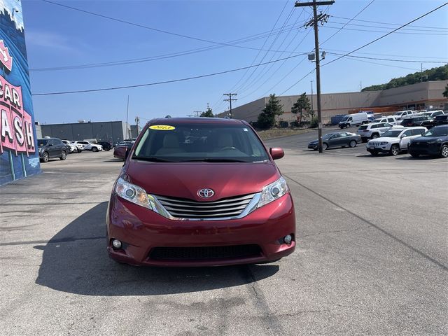 2013 Toyota Sienna XLE