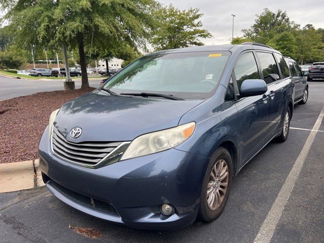 2013 Toyota Sienna XLE