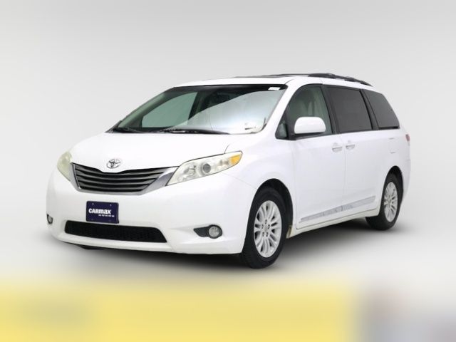 2013 Toyota Sienna XLE