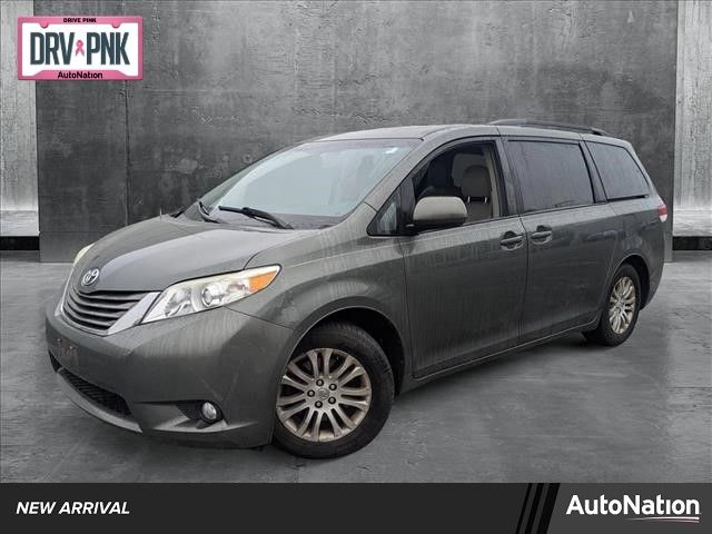 2013 Toyota Sienna XLE