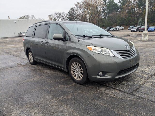 2013 Toyota Sienna XLE