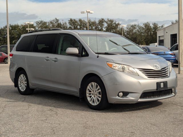 2013 Toyota Sienna XLE