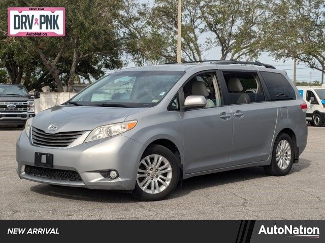 2013 Toyota Sienna XLE