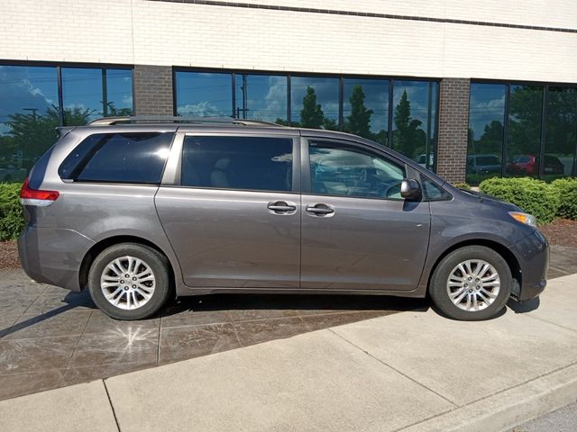 2013 Toyota Sienna 