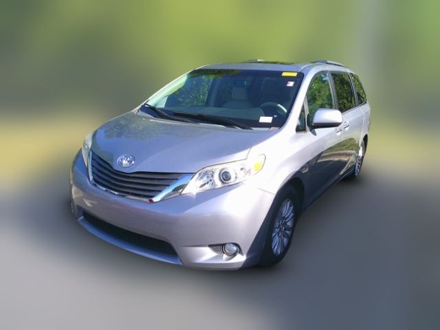 2013 Toyota Sienna XLE