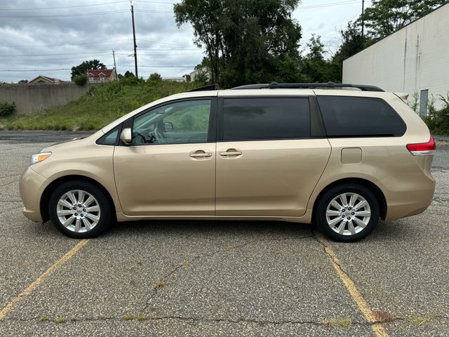 2013 Toyota Sienna XLE