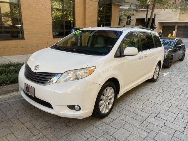 2013 Toyota Sienna XLE