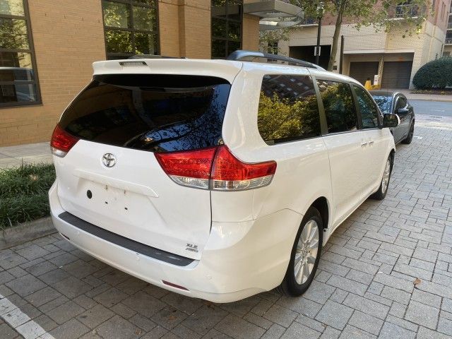 2013 Toyota Sienna XLE