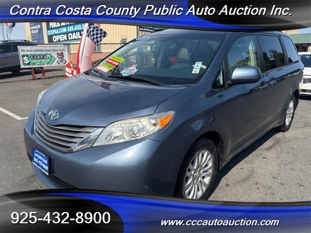 2013 Toyota Sienna 