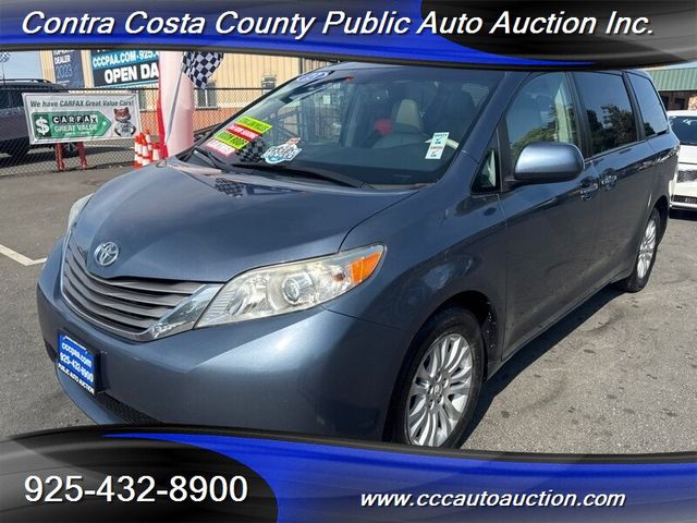 2013 Toyota Sienna 